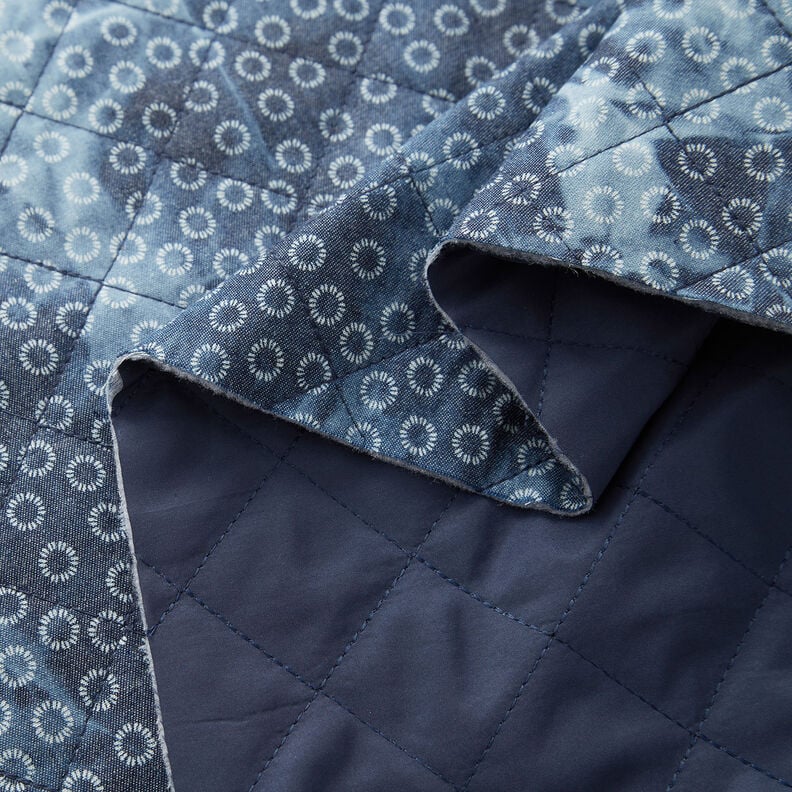 Quiltet stof chambray blomst batik – jeansblå,  image number 3