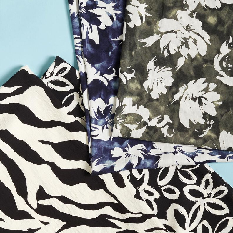 Viskosestof akvarel vilde roser &ndash; m&oslash;rk fyr/uldhvid,  image number 5