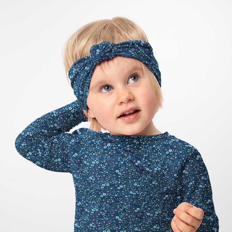 Bomuldsjersey blomsteng i skoven Digitaltryk – natblå,  image number 5