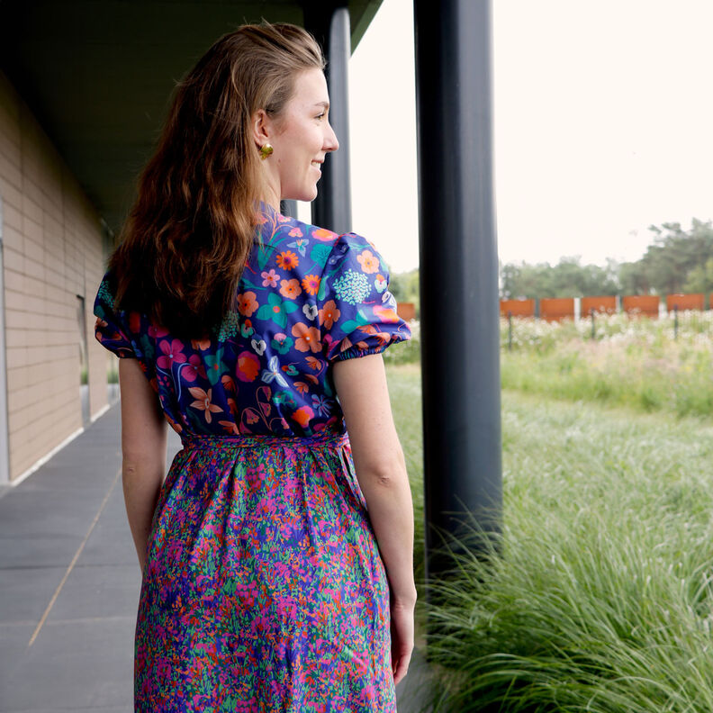 Bomuldspoplin Meadow Flower Digitaltryk | Nerida Hansen – kongeblå/lys turkis,  image number 5