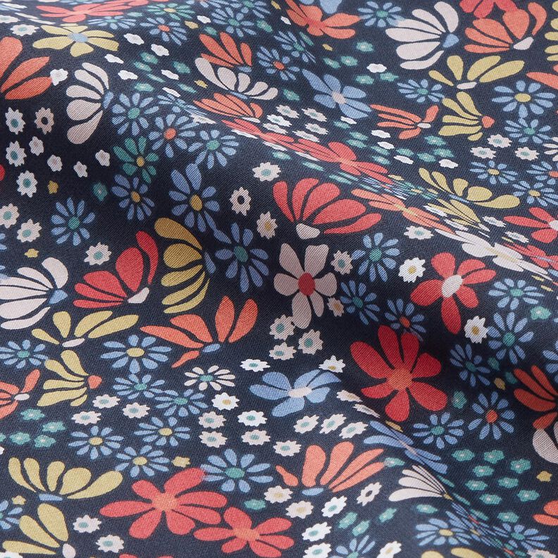 Bomuldsstof Cretonne blandede blomster – natblå,  image number 2